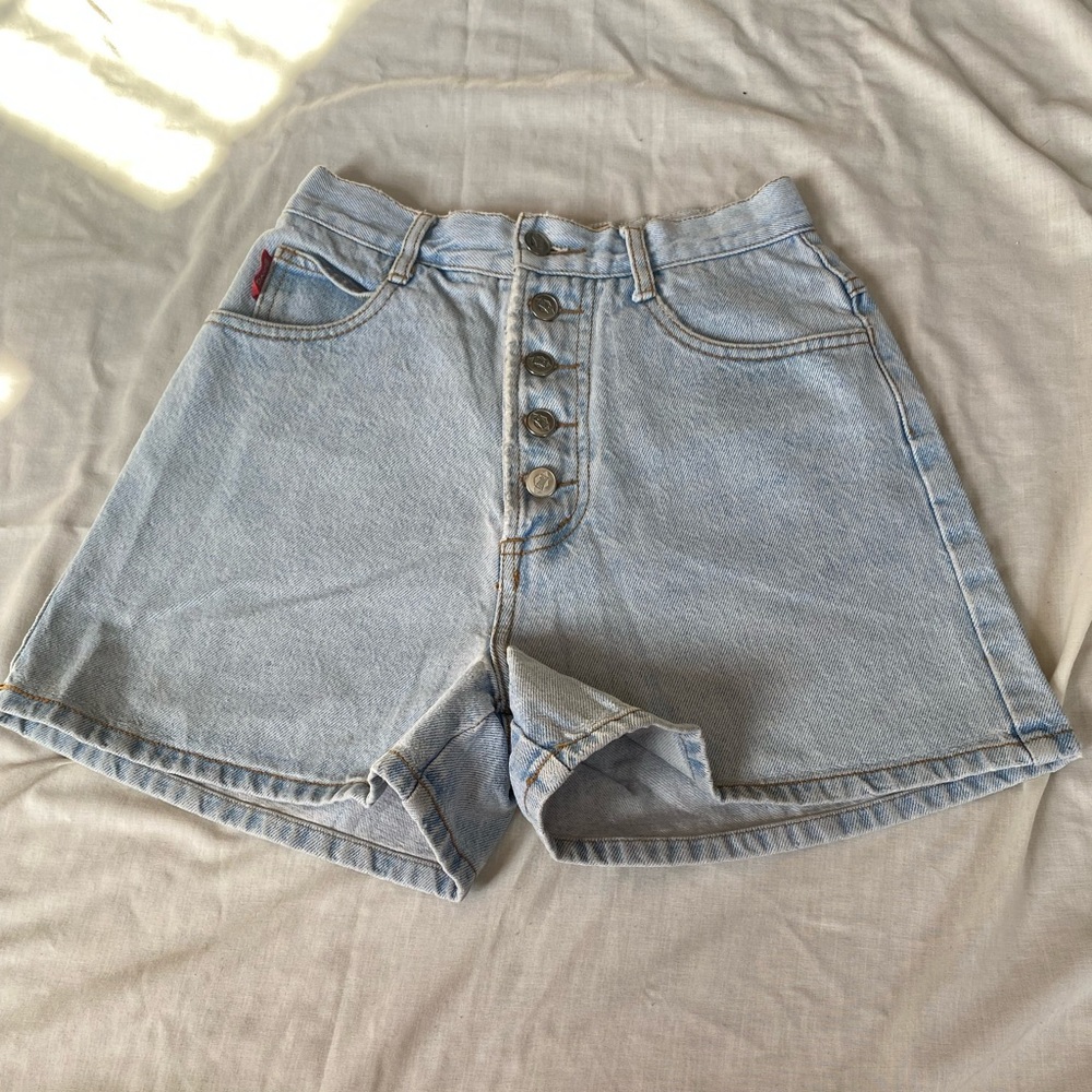 Vintage Bongo Button Fly Shorts in Light Wash